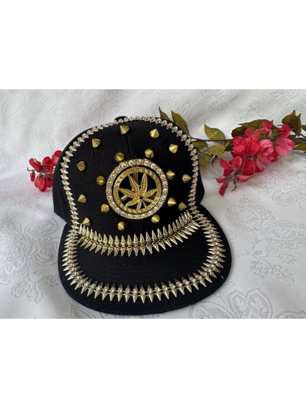 NEW BLACK GOLD SPINNING LEAF BLING HAT BLACK FABRIC SHINY STUDS JENNIFER & CO